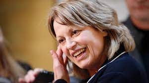 Watch patricia tulasne movies and shows for free on zoechip. Une Policiere Ouvre Le Feu Sur Un Suspect Arme A Longueuil Radio Canada Ca