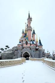 How to get there tokyo disneyland® is located in maihama in tokyo city. Disneyland Paris Sees Snowfall Making The Gorgeous Park Even More Beautiful