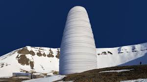 The islands in this archipelago extend from 74° n to 81° n and 10° e to 35° e, midway between the north pole and norway. Snohetta S Arc Is An Archive For World Memory In Freezing Svalbard