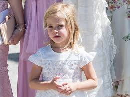 Und auch prinzessin madeleine fehlte beim nationalfeiertag. Prinzessin Leonore So Ahnlich Sieht Sie Mama Madeleine Liebenswert Magazin