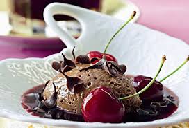 Dark Chocolate Mousse With Sour Cherry Soup Schokoladen Rezepte Schokoladenmousse Sauerkirschen