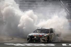 The idea is to run a saturday 100km sprint qualifying race at three grands prix this year. Nascar Playoff Race Results At Texas Kyle Busch Wins Race Charlotte Observer