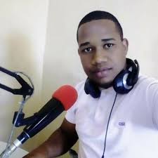 Manuel Capellán (@CapellanRD)