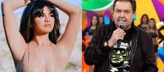 Depois de 32 anos no ar, sempre liderando a audiência, o domingão do faustão sai do ar em dezembro. Selena Gomez E Faustao A Bela Historia De Amor Da Fanfic