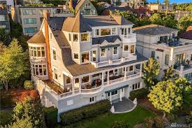 153 Highland Dr Seattle Wa 98109 Mls 1167217 Zillow In 2020 Mansions Seattle Homes Extravagant Homes