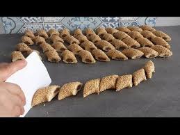 جبت ليكم بالجديد حلويات اقتصادية بلا بيض بلا زيت بلا خميرة وبلا مقطع بحشوة تهبل Youtube Cooking Recipes Cooking Recipes