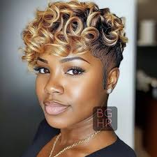 📸 For you, yay or nay? Curly Pixie Hairstyles: Bold, Beautiful & Perfect  for Black Women Looking for a chic, low-maintenance hairstyle that  celebrates your natural curls? The curly pixie cut is