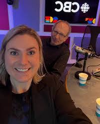 Hillary Simms's Instagram, Twitter & Facebook