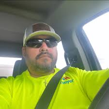 Proof that Gardner Minshew and Uncle Rico are NOT the same person. 🤣😂  (📸: Jacksonville Jaguars)