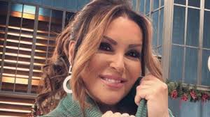 Μου έλειψαν μόνο δύο λέξεις από τη συνέντευξη τύπου που έδωσε η λίνα μενδώνη. H Mhtera Ths Germanoy Einai Neotath Kai Panemorfh Mas Thn Systhse Prwth Fora