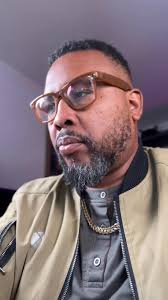 Simplicity is not poverty. Generosity is not loss. This week disciples the  heart to live light, uncluttered, and unattached to possessions so we can  carry the weight of Kingdom purpose.