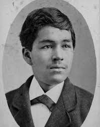 Kathleen Manke's Instagram, Twitter & Facebook