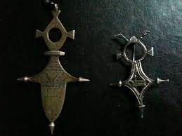 Croix d' agadez, croix de karaga, croix de mano dayak, croix de bagazen. La Croix D Agadez Symbole Et Interpretation Camille Through The Looking Glass