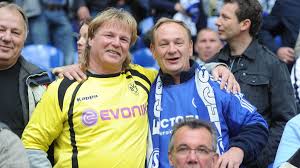 Currently, fc schalke 04 rank 18th, while borussia dortmund hold 5th position. Eine Analyse Des Verhaltnisses Zwischen Schalke 04 Und Borussia Dortmund Beziehungsstatus Es Ist Kompliziert Schalke 04