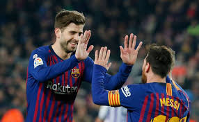 Messi fue el protagonista del primer tiempo marcando el primer gol e iniciando la jugada del segundo. Gerard Pique El Rebelde Con Causa Del Barca Deportes El Pais