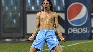 Edinson cavani kimdir, hayatı ve biyografisi. Coppa 1 2 Napoli Siena Rueck International Italien