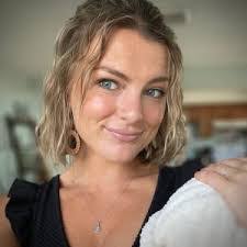 Marina Gee's Instagram, Twitter & Facebook