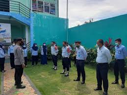 Watch short videos about #polsuspas on tiktok. Jalin Kemitraan Dit Binmas Polda Gorontalo Beri Pembinaan Ke Anggota Polsuspas Terkait Penerapan Prokes Polda Gorontalo