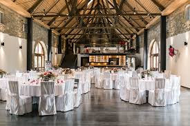 In einem kennzeichen können sie je nach kennzeichenbezirk kleinere botschaften oder persönliche details wie initialen oder auch geburtsdaten unterbringen. Hochzeitsdekoration Gut Ludwigsruhe Hochzeitsdekoration Hochzeit Location Dekoration Hochzeit