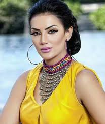 حوورية فرغلي ممثلة مصرية وهي من مواليد عام 1977م ، أما عن عائلتها فقد ذكرت حورية أن أباها هو الدكتور مدحت فرغلي جراح الأوعية الدموية ، وأخيها محمد فرغلي يعمل طياراً لأحد ابناء العائلة. Ù…Ø´Ø§Ù‡Ø¯ Ø¬Ù†Ø³ÙŠØ© Ù„Ù„ÙÙ†Ø§Ù†Ø© Ø­ÙˆØ±ÙŠØ© ÙØ±ØºÙ„ÙŠ