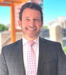 DefinicionDeSocialista Cristobal Colon fue el primer socialista radical....  .. el por qué te lo cuenta este politico español Una perlita de la politica  española