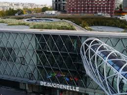 Consultez de vrais avis de vrais clients et réservez gratuitement une table. Beaugrenelle Le Nouveau Centre Commercial Chic En Bord De Seine