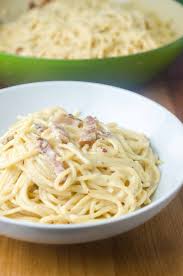 Spaghetti Carbonara Easy 30 Minutes Meal Of Pasta And Bacon I Mean Does It Get Any Better Spaghetti Carbonara Carbonara Carbonara Pasta