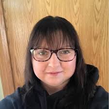 Magical Christmas village display made with crates and snowy decorations.  https://mideas.co/OwXYo