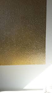 Goldene Wandfarbe In 2020 Wandfarbe Gold Wandfarbe Metallic Wandfarbe