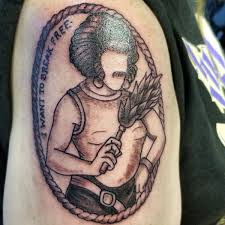 The former glamour model, 40, showed off. Sriracha Pope On Twitter New Tattoo Queen Freddiemercury Tattoo Iwanttobreakfree Hotsaucelives Https T Co R9i0l6oa1o