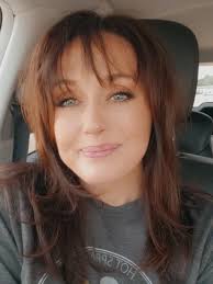 Kari Kyle's Instagram, Twitter & Facebook