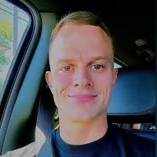 Amy Menefee's Instagram, Twitter & Facebook