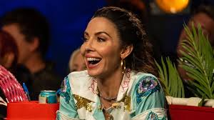 Whitney Cummings says comedians feel pressure to be perfect in 2023.  Shed like to remind audiences that were kinda scumbags.