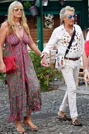 Fans, please take into consideration that we didn't break into penny lancaster. Rod Stewart Fan Club July 2019