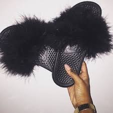 Claquette Givenchy Femme Fourrure The Art Of Mike Mignola Découvrez les tongs et mules pour homme chez asos. claquette givenchy femme fourrure the