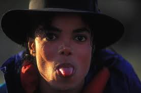 💛 Happy Friday! 💛 Here's Michael being photographed (by Marcus Yam) for  the Los Angeles Times in 2019. 🥰🧸😁 #MichaelDorman #LosAngelesTimes  #photoshoot