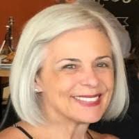 Luann Barnes's Instagram, Twitter & Facebook