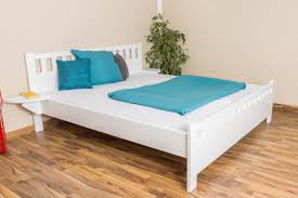 Top marken angebote aus besten online shops einfach online shoppen bett 200x200 & mehr. Weisses Kiefer Bett 180 X 200 Cm Weiss Massiv Hohe Cm 90 Lange Tiefe Cm 212 Breite Cm 189 Matratzenmasse B X L Cm 180 X 200 Massivholz Material Holz Weisses Kiefer Bett 180 X 200 Cm Weiss Massiv