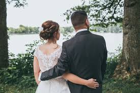 Es ist aber nicht jedes helle kleid ein hochzeitskleid. Hochzeitskleid Mit Schleppe Cindy Ella Bridal