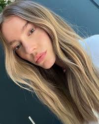 Fresh Color for angel🕊 @georgiagibbs_ Color using @redken Cut  @aarongreniahair @igksalons @igkhair