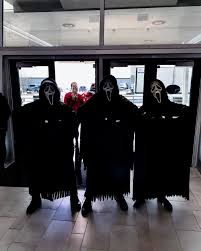 Welcome To Act 3!!! 🔪🔪🔪 Horror Hound 2023 was awesome got to makes some  New friends! Hope to meet y'all again! 👻👻👻 Scream 6 Robe:  @ghostcollector_fin Mask Painted By: @drownedboyproductions Music By: @