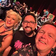 It's always nice to run into some friendly faces from near and far! #hhn33  #halloweenhorrornights #friends