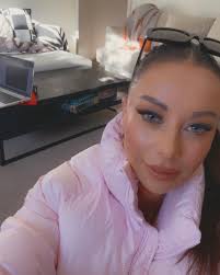 Annika Lee (@annika.kailani) • Instagram photos and videos