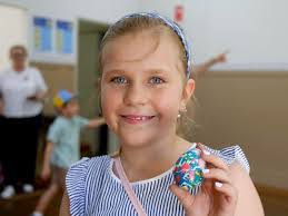 Lena Hanley's Instagram, Twitter & Facebook