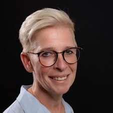 Caroline Bier: Ausbildung und Berufserfahrung