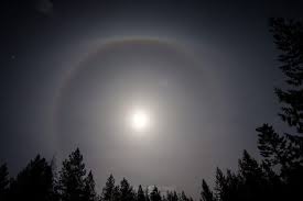 What Makes A Halo Around The Sun Or Moon Space Earthsky Cosmos Super Moon Supermoon Photos Moon