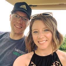 Julia Minchew's Instagram, Twitter & Facebook