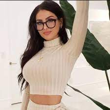 Select the song you want to download, if you don't find a song, please search only for artist or song title. Sssniperwolf Sss Niperwolf Tiktok Watch Sssniperwolf S Newest Tiktok Videos