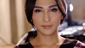 Namun sebelum proses itu, ada momen dena rachman tidak percaya dengan tuhan. Jadi Transgender Dena Rachman Sempat Atheis Dan Pindah Agama Ke Kristen Era Id