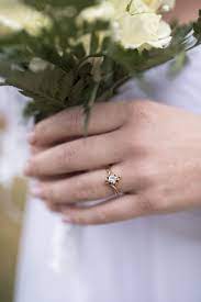 Interlocking Wedding Set With Diamond In 2021 Celtic Wedding Rings Interlocking Engagement Rings Custom Wedding Rings